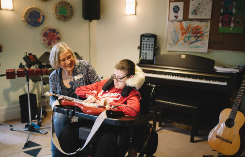 Music therapy at Canuck Place