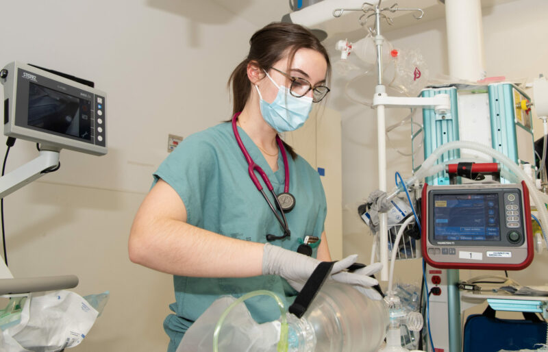 Marie-Eve, étudiante en inhalothérapie - récipiendaire de la bourse d'études en inhalothérapie de la Fondation de l'Hôpital Maisonneuve-Rosemont